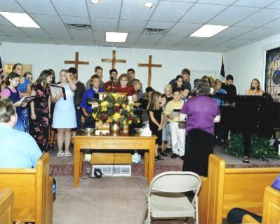 Images/Youth Choir 2002.jpg